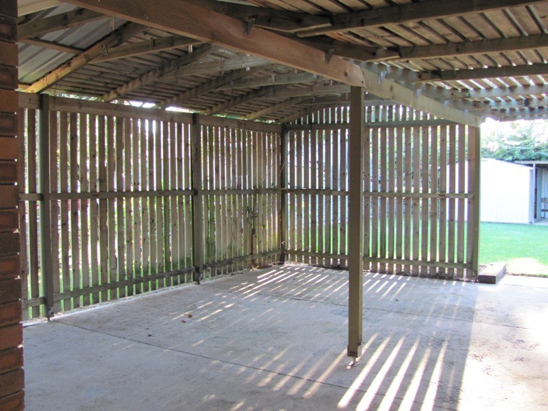 4 Edward Street, Boyne Island QLD 4680