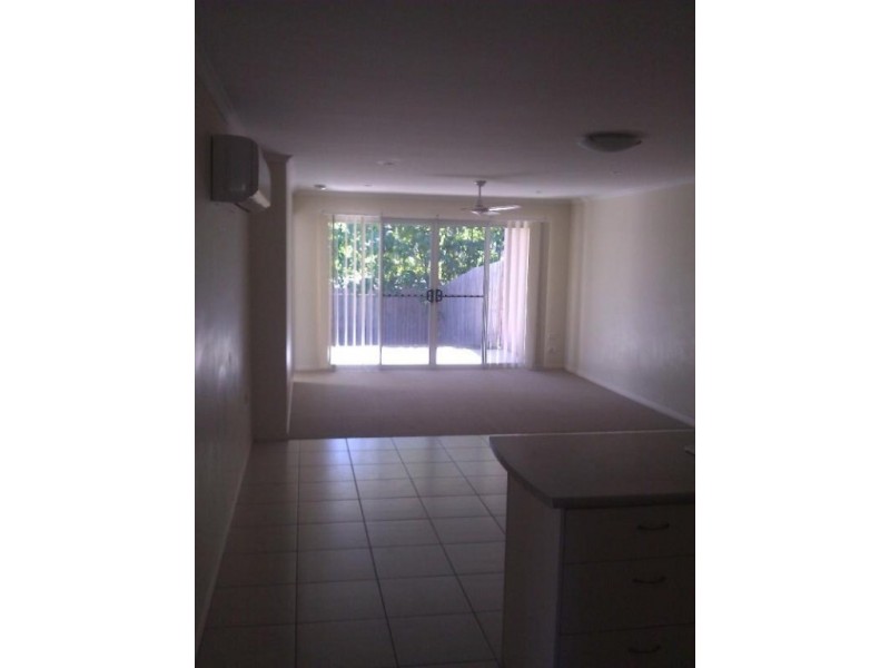 1/17 Wickes Street, New Auckland QLD 4680