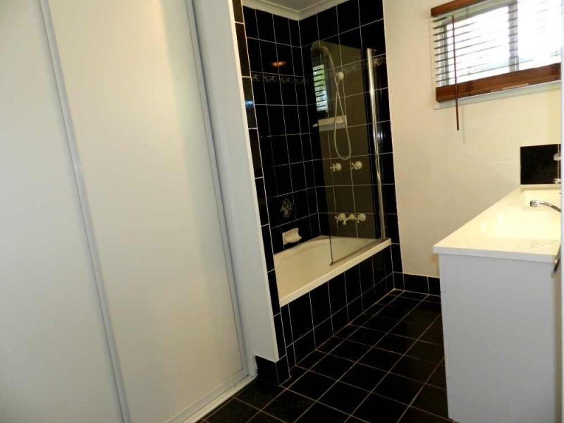 11 Schafer Sreet, Clinton QLD 4680