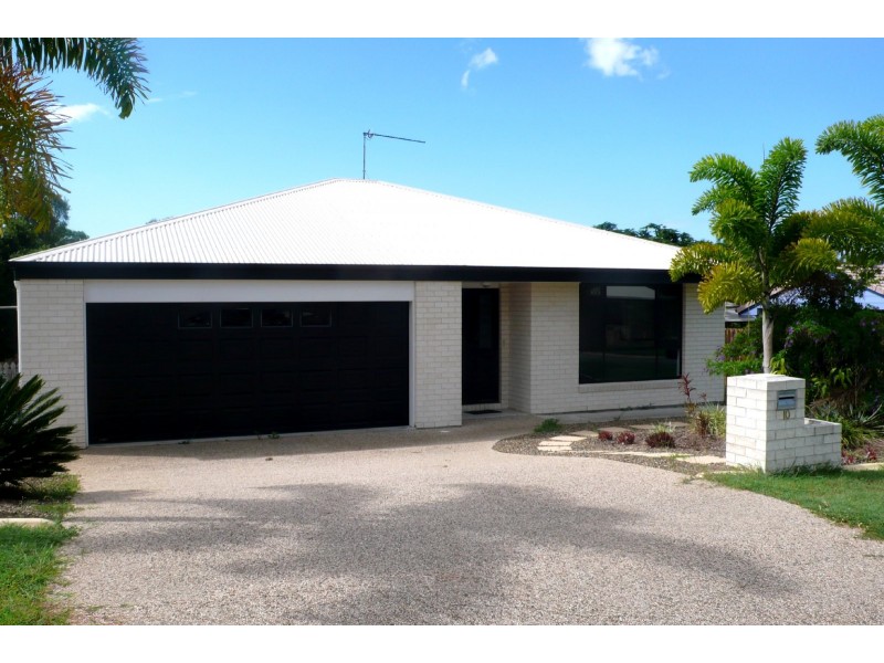10 Rosslyn Close, Clinton QLD 4680