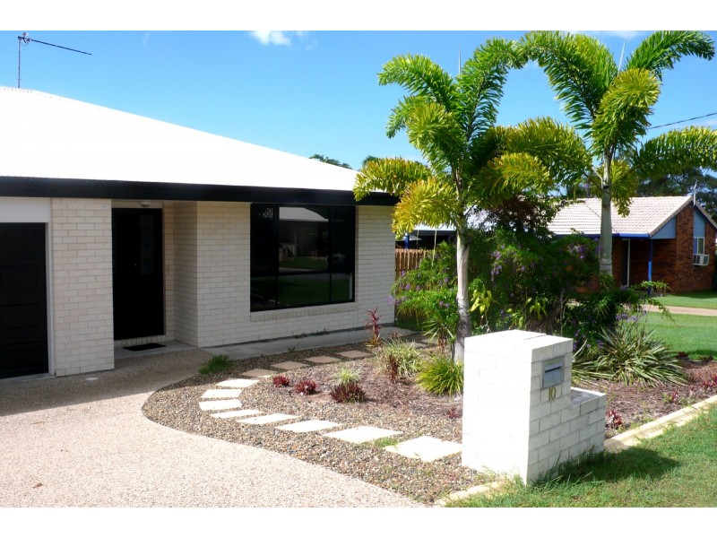 10 Rosslyn Close, Clinton QLD 4680