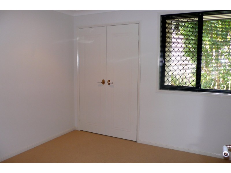 10 Rosslyn Close, Clinton QLD 4680