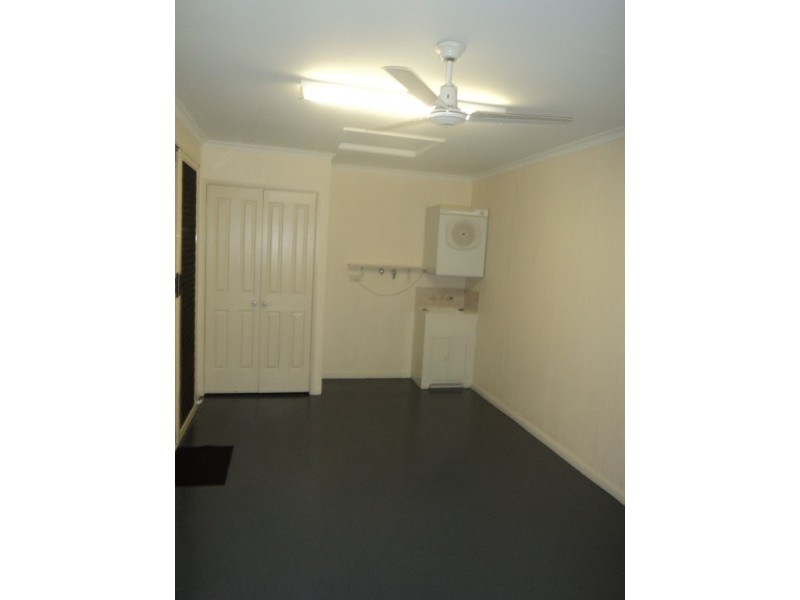 2a Yaldara Court, New Auckland QLD 4680