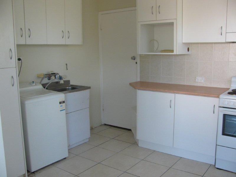 1/177 Oaka Street, Gladstone QLD 4680