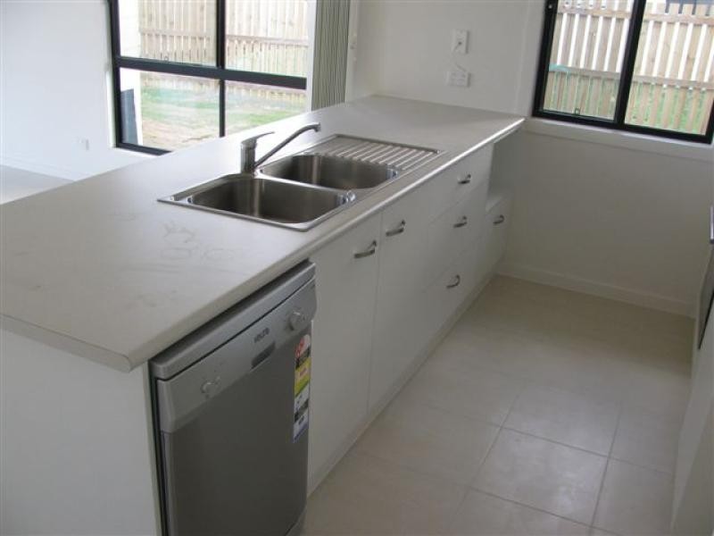 5 Melaluca Place, Glen Eden QLD 4680