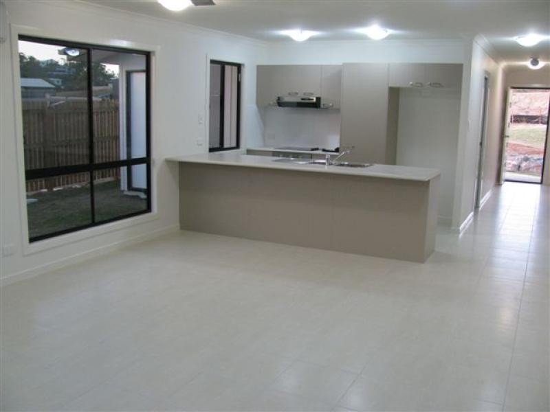 4 Stoneybrook Drive, Glen Eden QLD 4680