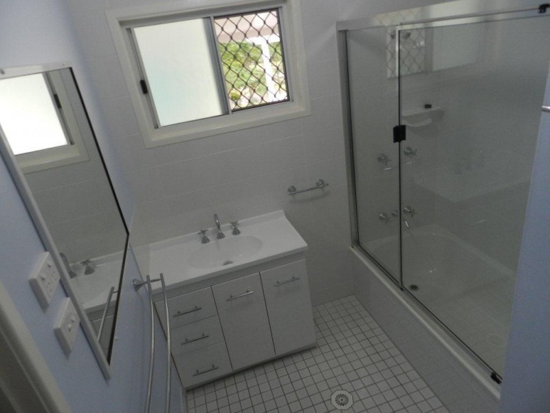 10 Woollybutt Street, New Auckland QLD 4680