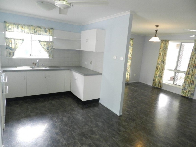 10 Woollybutt Street, New Auckland QLD 4680