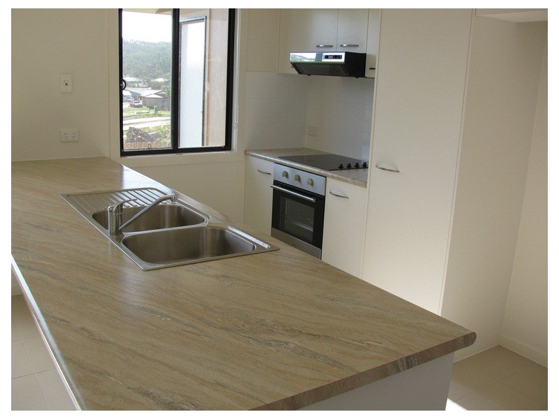 14 Stoneybrook Drive, Glen Eden QLD 4680