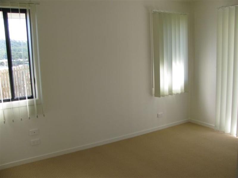 5 Stoneybrook Drive, Glen Eden QLD 4680