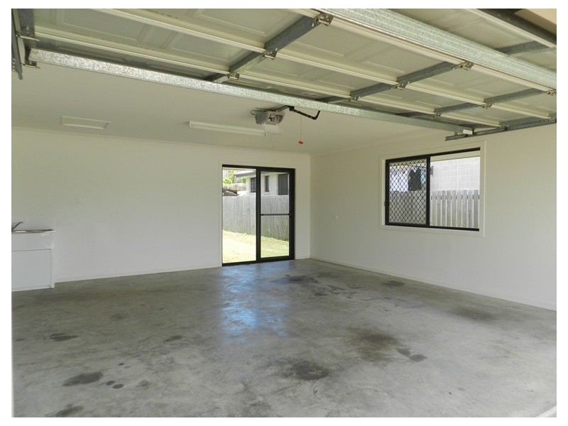 5 Stoneybrook Drive, Glen Eden QLD 4680