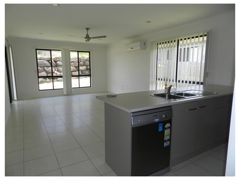 5 Stoneybrook Drive, Glen Eden QLD 4680