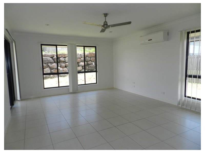 5 Stoneybrook Drive, Glen Eden QLD 4680