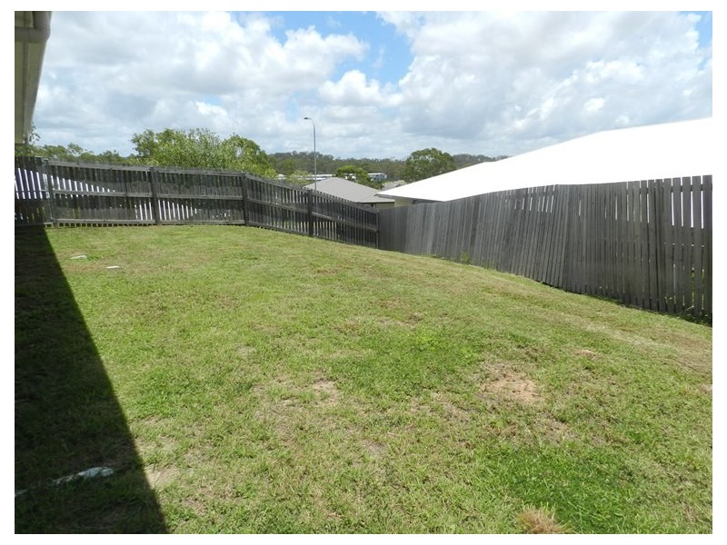 5 Stoneybrook Drive, Glen Eden QLD 4680