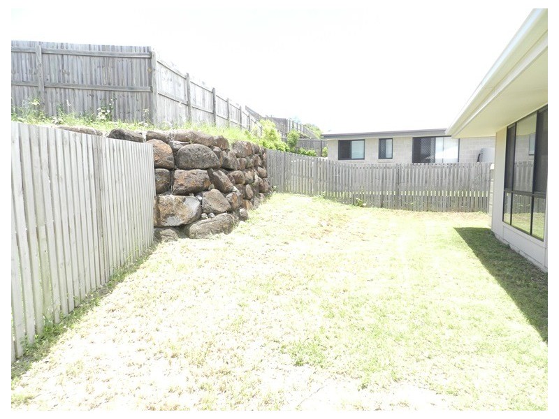 5 Stoneybrook Drive, Glen Eden QLD 4680