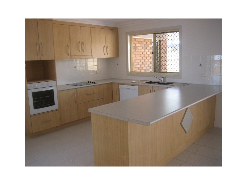 34 Longreach Court, Tannum Sands QLD 4680