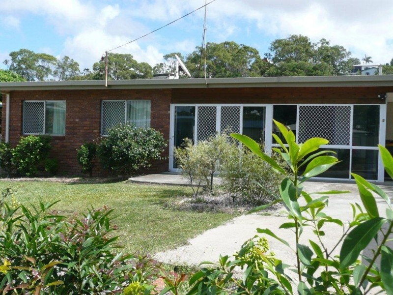 2 Banksia Avenue, Sun Valley QLD 4680