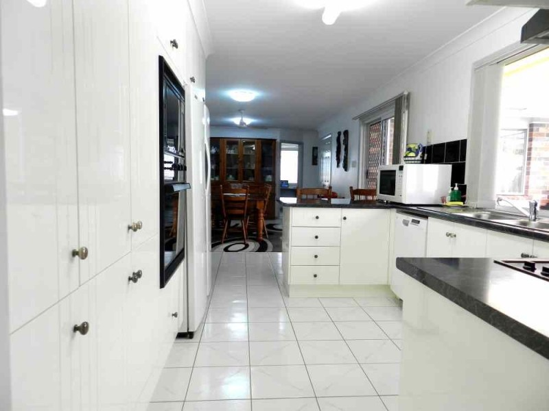 80 Dixon Drive, Telina QLD 4680