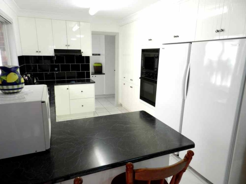 80 Dixon Drive, Telina QLD 4680