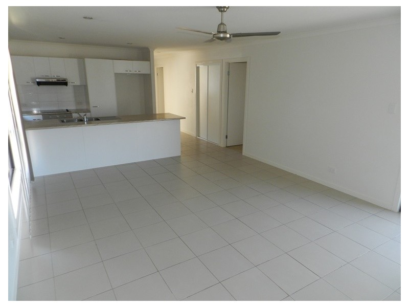76 Victoria avenue, Glen Eden QLD 4680