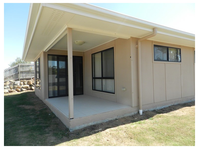 76 Victoria avenue, Glen Eden QLD 4680