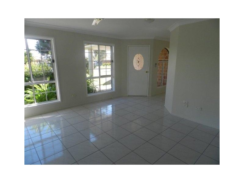 14 Craigmoor Court, New Auckland QLD 4680