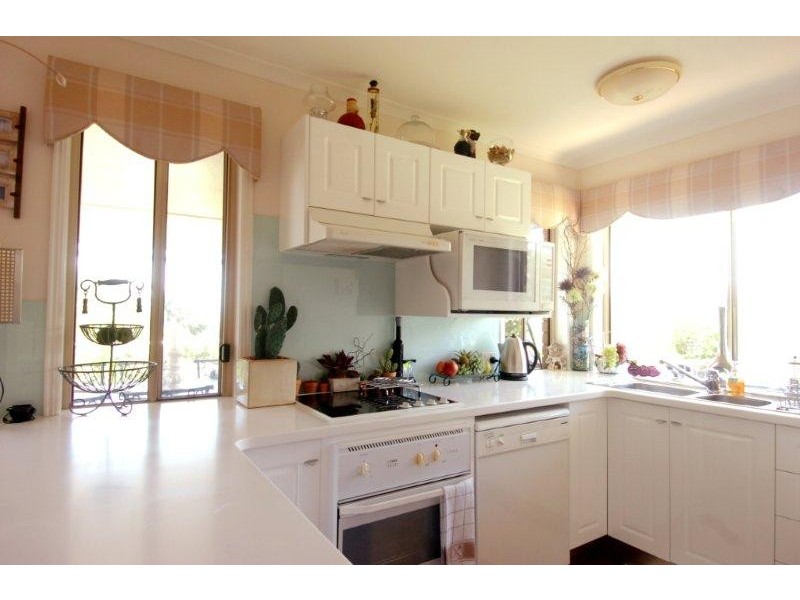 4 Ocean Park Court, Barney Point QLD 4680