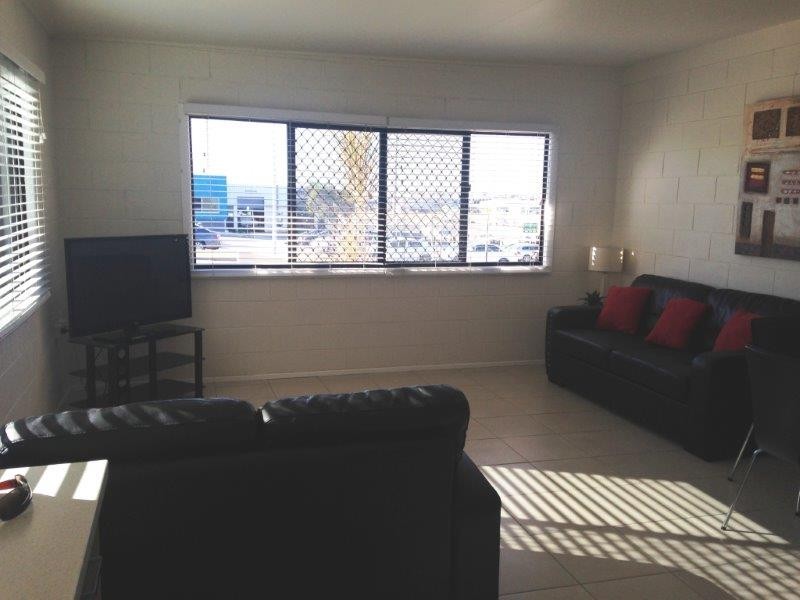 2/10 Aerodrome Road, Clinton QLD 4680