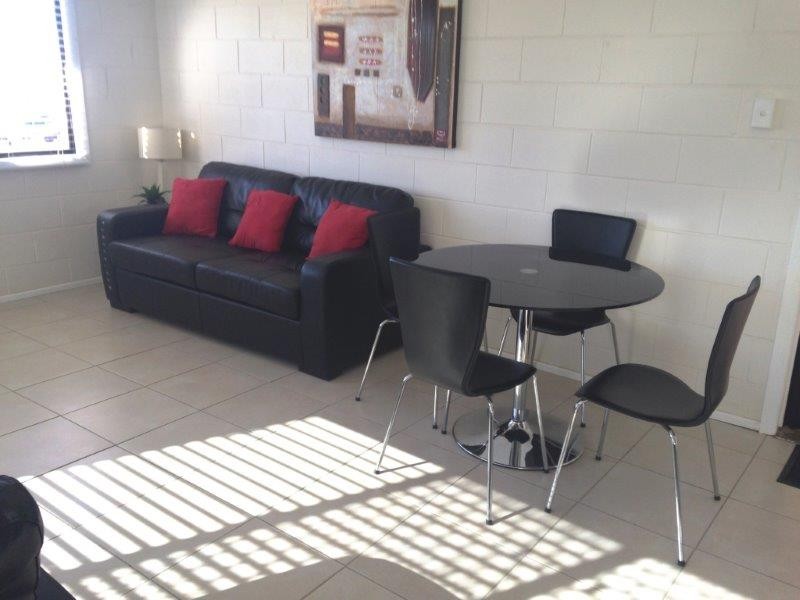 2/10 Aerodrome Road, Clinton QLD 4680