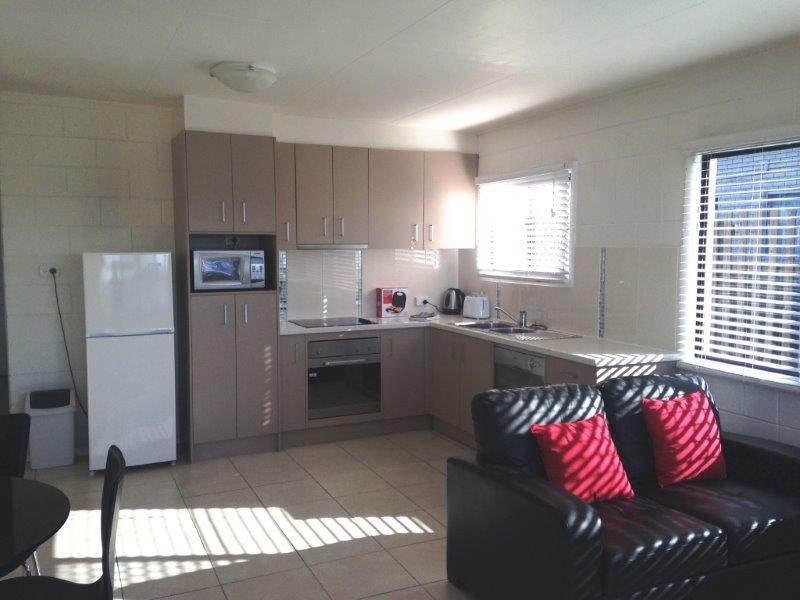 2/10 Aerodrome Road, Clinton QLD 4680