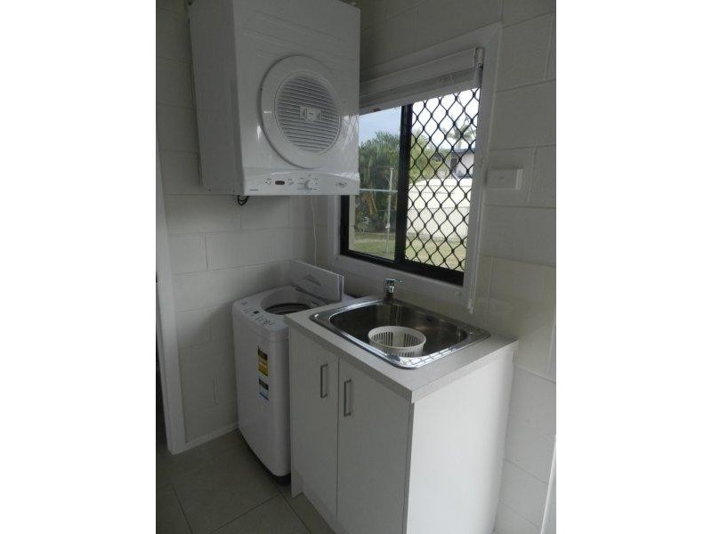 2/10 Aerodrome Road, Clinton QLD 4680