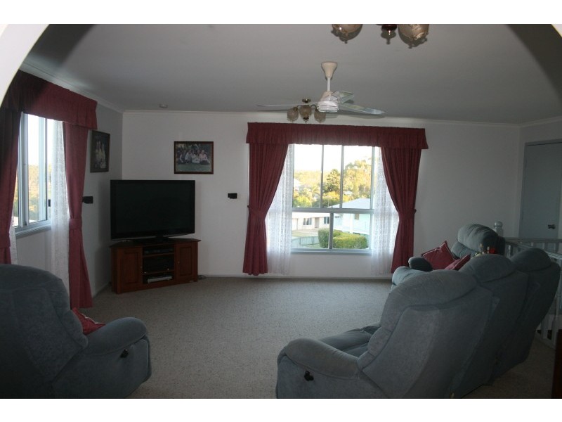 6 Currawong Court, Boyne Island QLD 4680