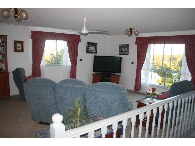 6 Currawong Court, Boyne Island QLD 4680