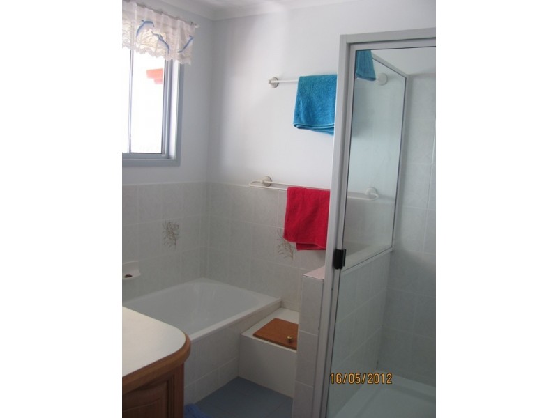 6 Currawong Court, Boyne Island QLD 4680