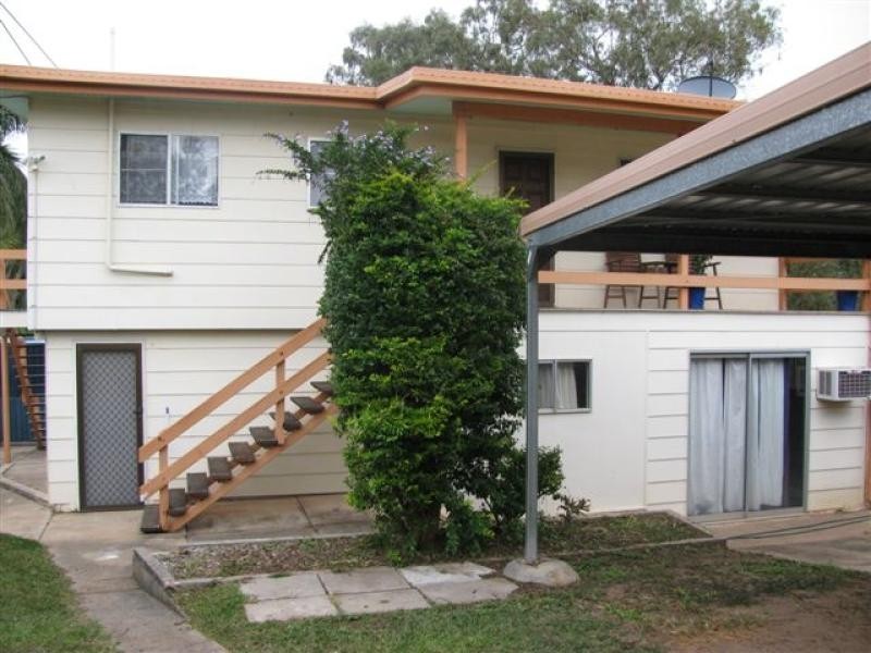 8 Perth Street, West Gladstone QLD 4680