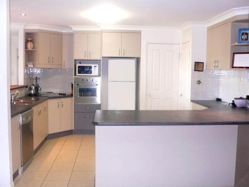 80 Emmadale Drive, New Auckland QLD 4680