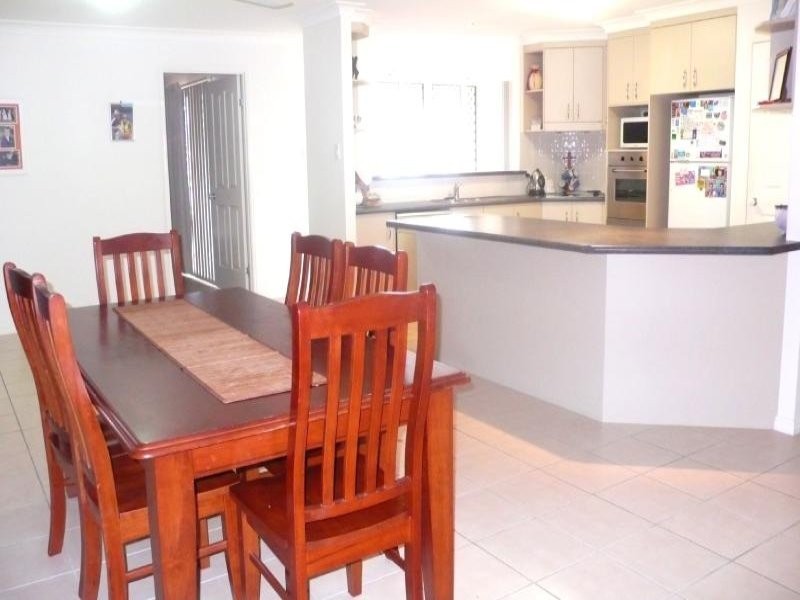 80 Emmadale Drive, New Auckland QLD 4680