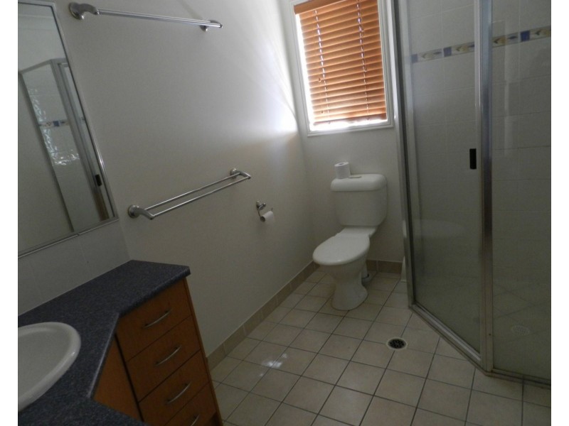 80 Emmadale Drive, New Auckland QLD 4680