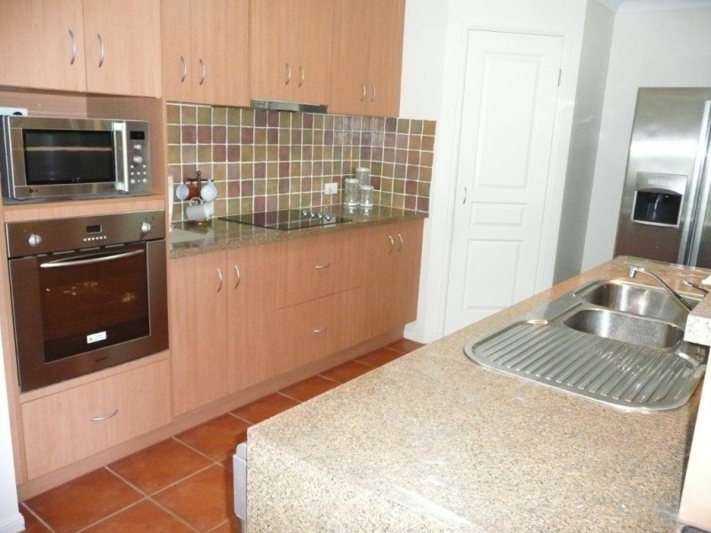 81 Penda Avenue, New Auckland QLD 4680