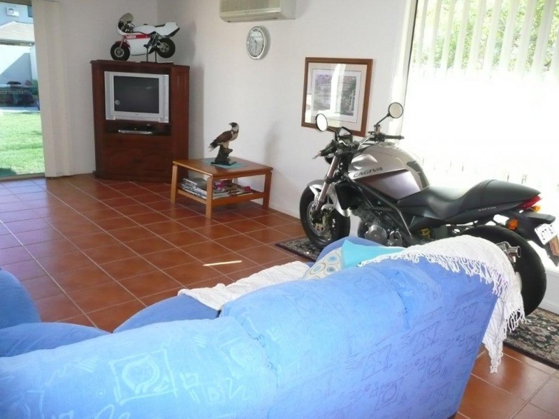 81 Penda Avenue, New Auckland QLD 4680