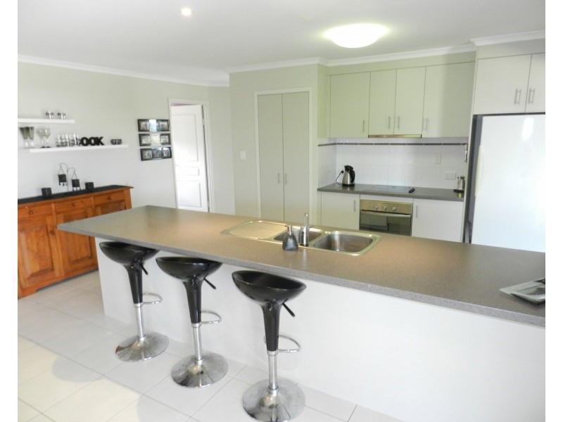 41 Sharyn Drive, New Auckland QLD 4680