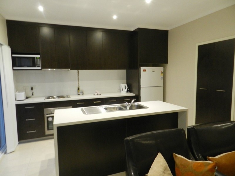unit 1 / 9 Cockatoo Drive, New Auckland QLD 4680