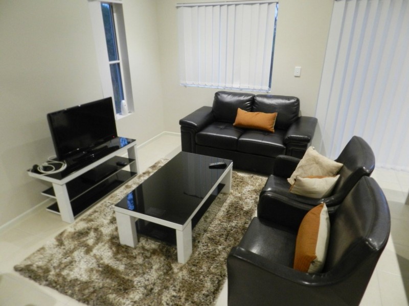 unit 1 / 9 Cockatoo Drive, New Auckland QLD 4680
