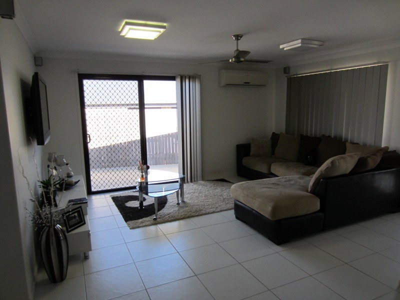 2/55 Bauhinia Street, Boyne Island QLD 4680