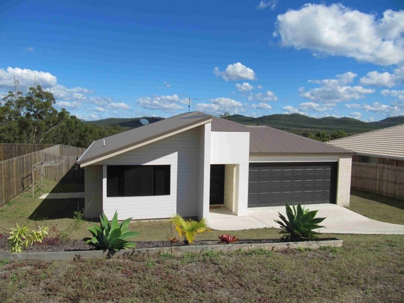 38 Dartmouth Close, Clinton QLD 4680