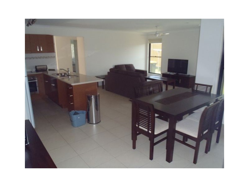 38 Dartmouth Close, Clinton QLD 4680