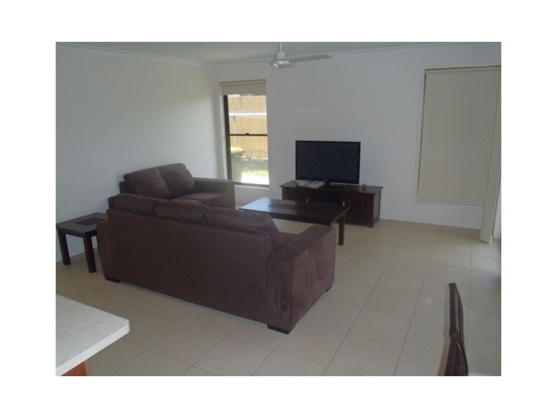 38 Dartmouth Close, Clinton QLD 4680