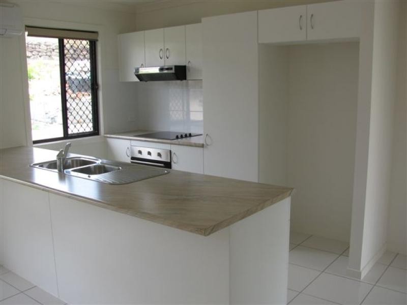 40 Stoneybrook Drive, Glen Eden QLD 4680