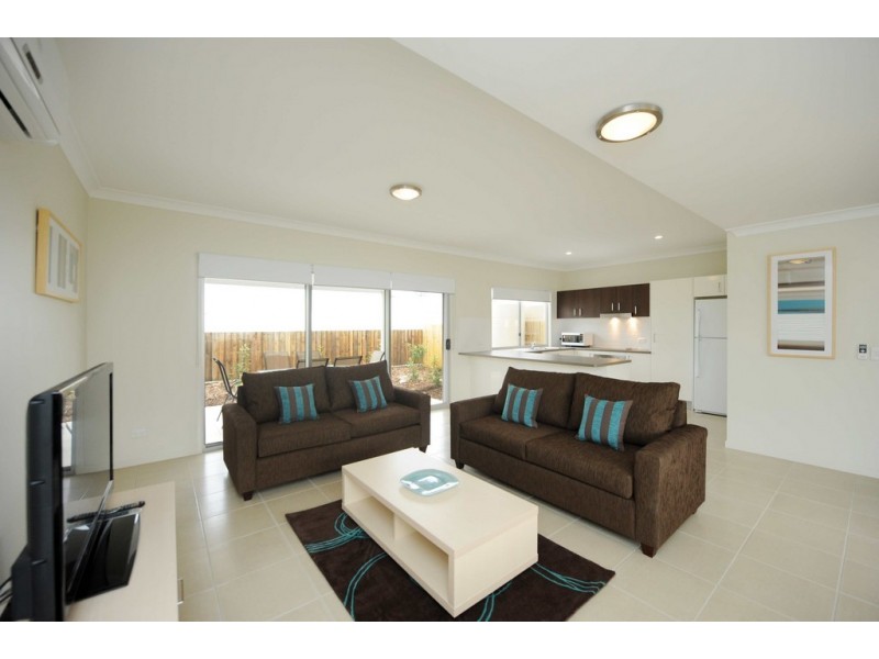 Villa 3 / 1 Cavella Drive, Glen Eden QLD 4680