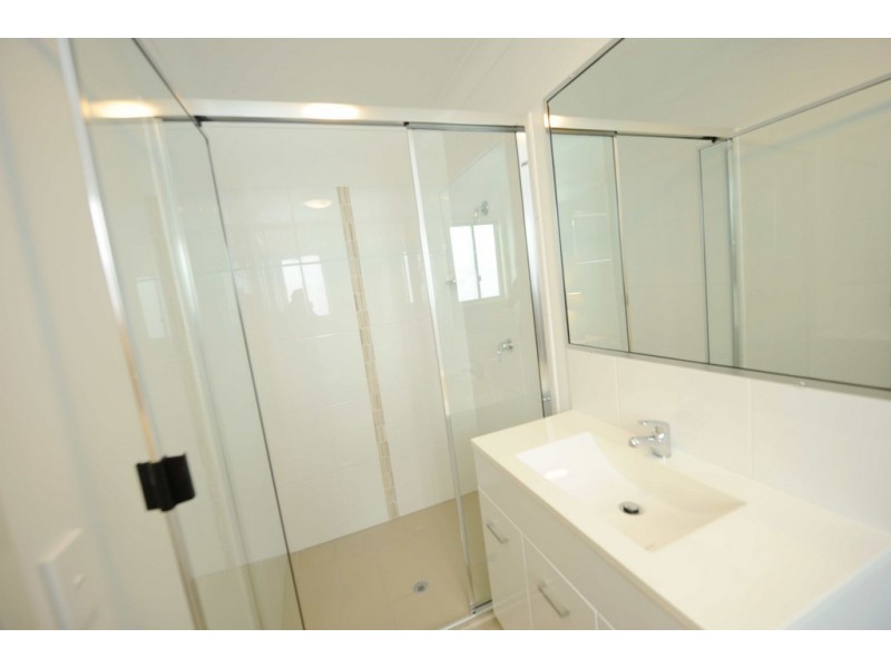 Villa 3 / 1 Cavella Drive, Glen Eden QLD 4680